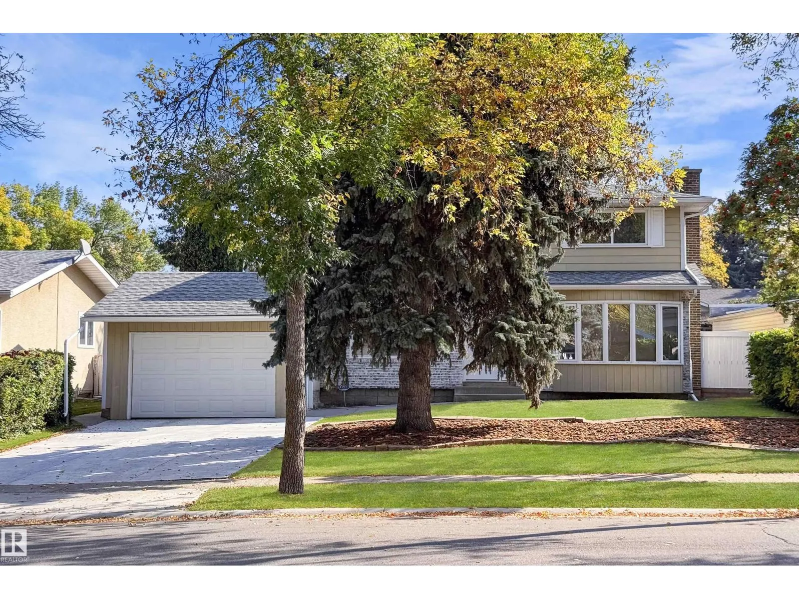16 GRAHAM AV