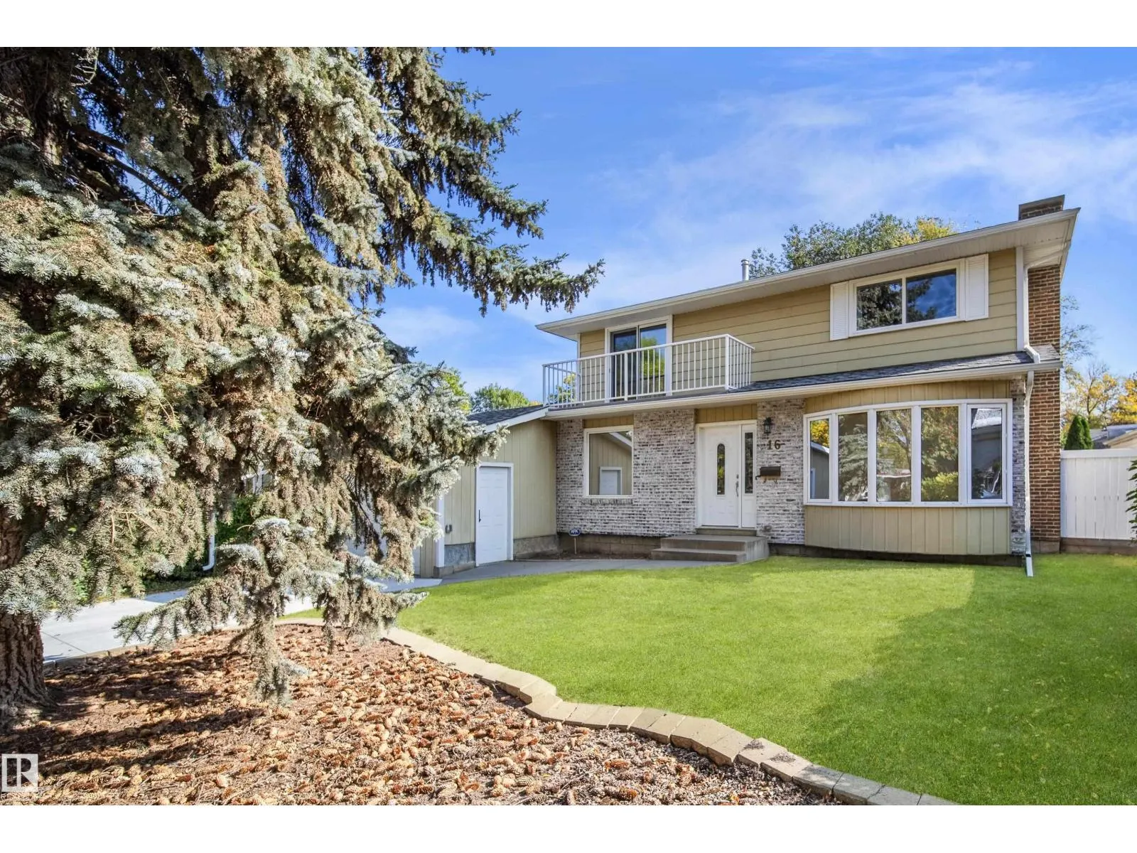 16 GRAHAM AV