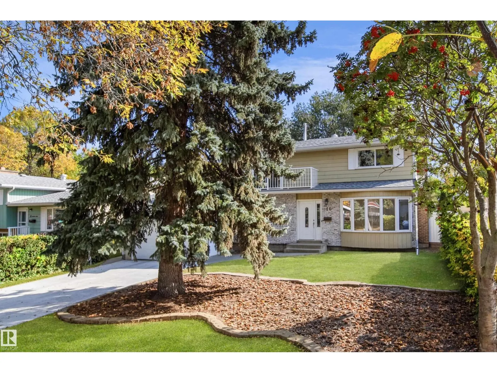 16 GRAHAM AV