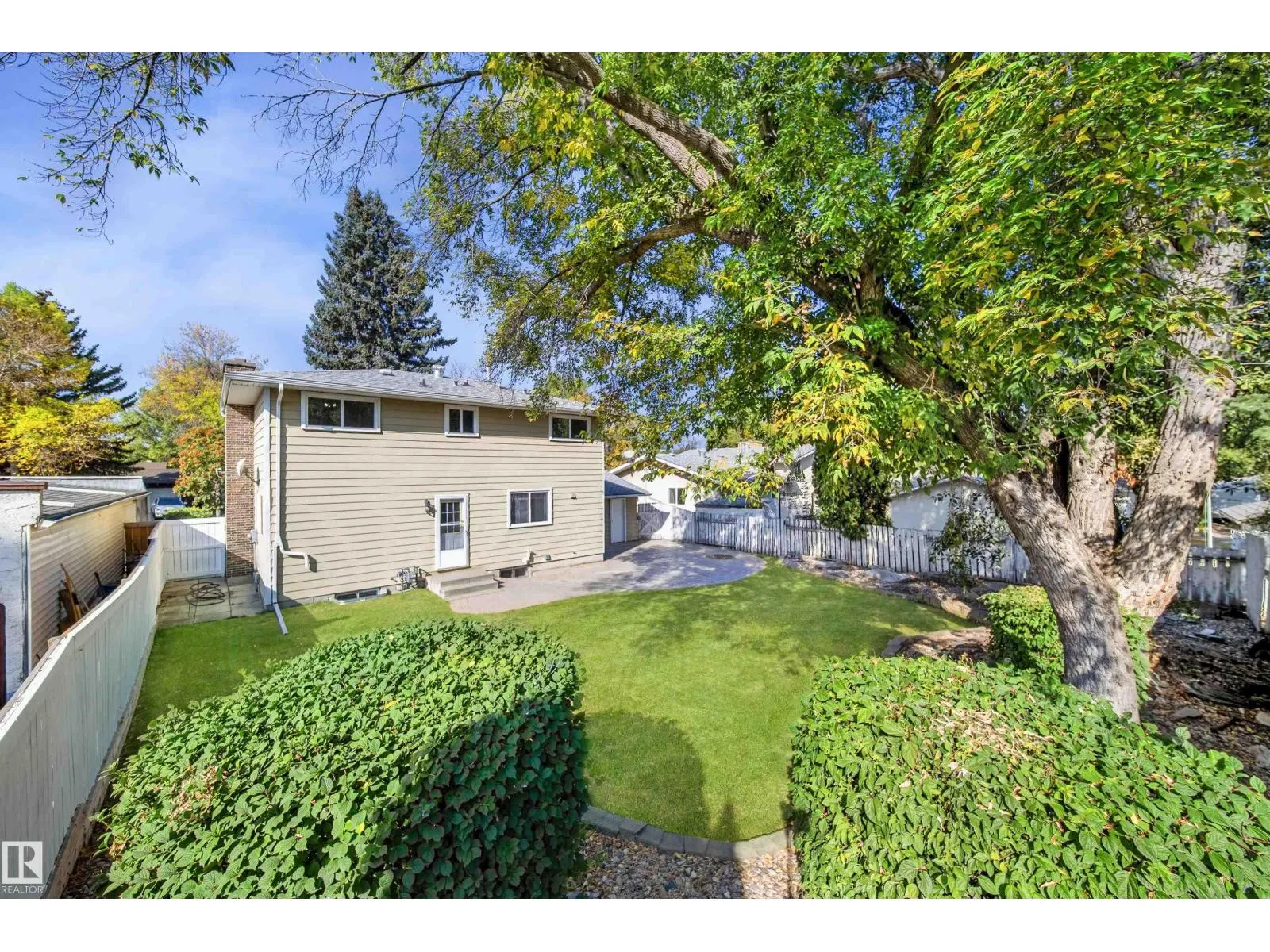 16 GRAHAM AV