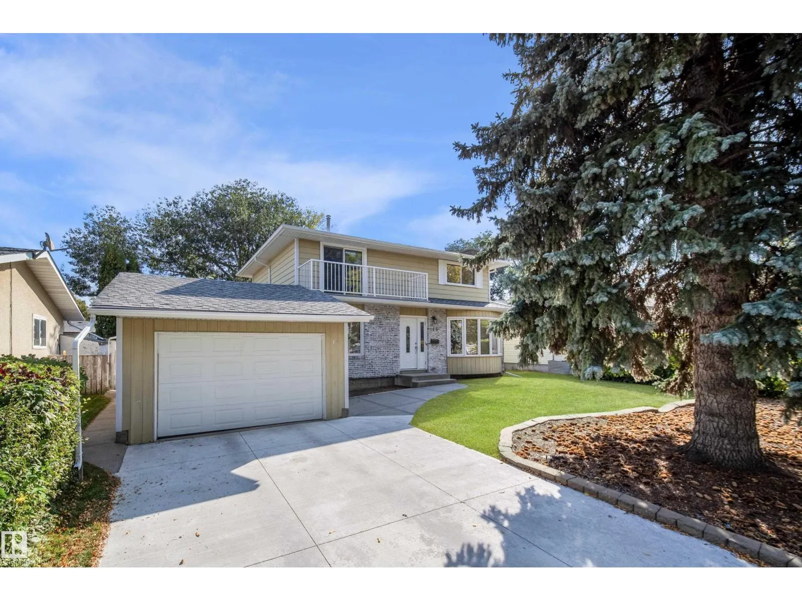 16 GRAHAM AV