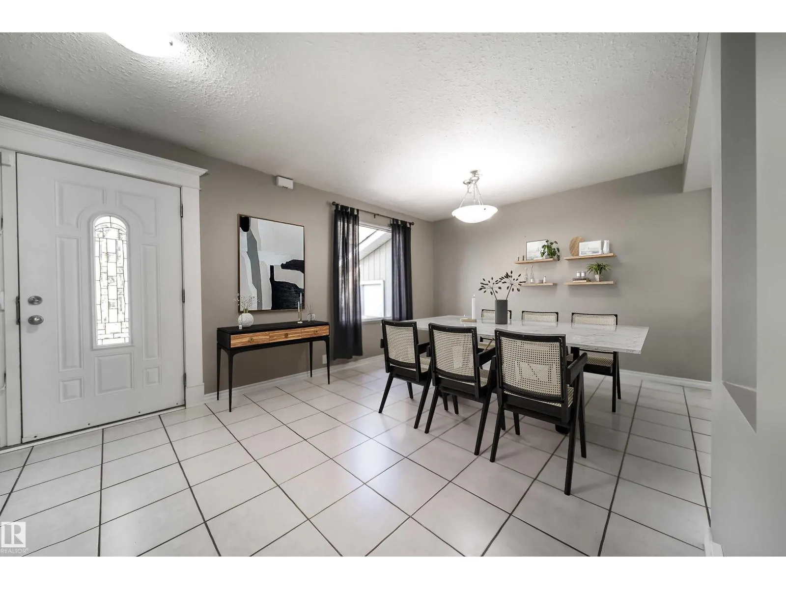 16 GRAHAM AV