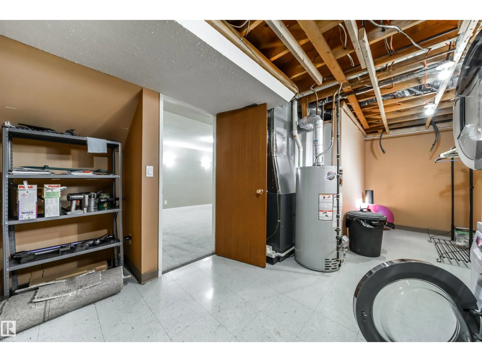16 GRAHAM AV