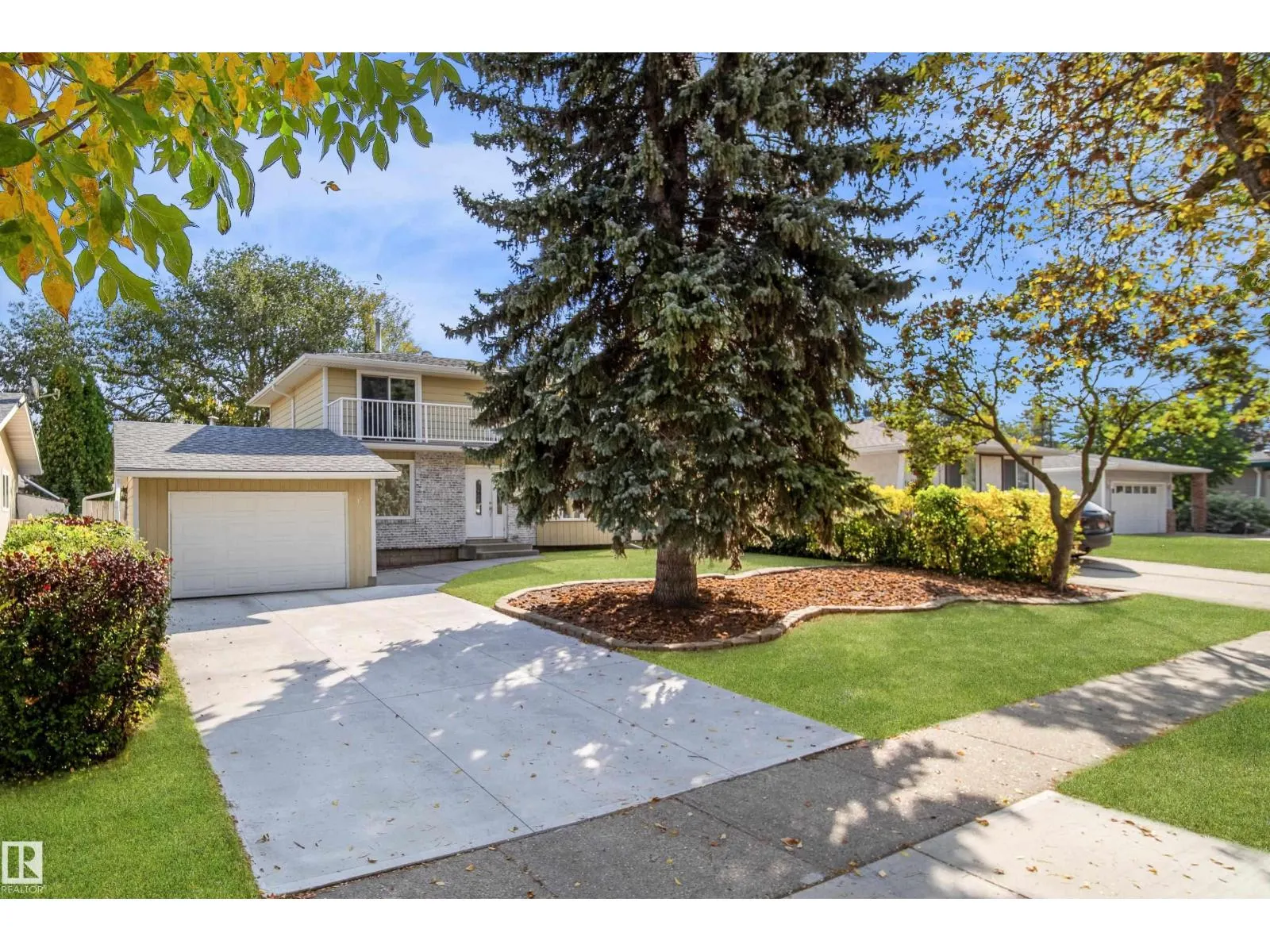 16 GRAHAM AV