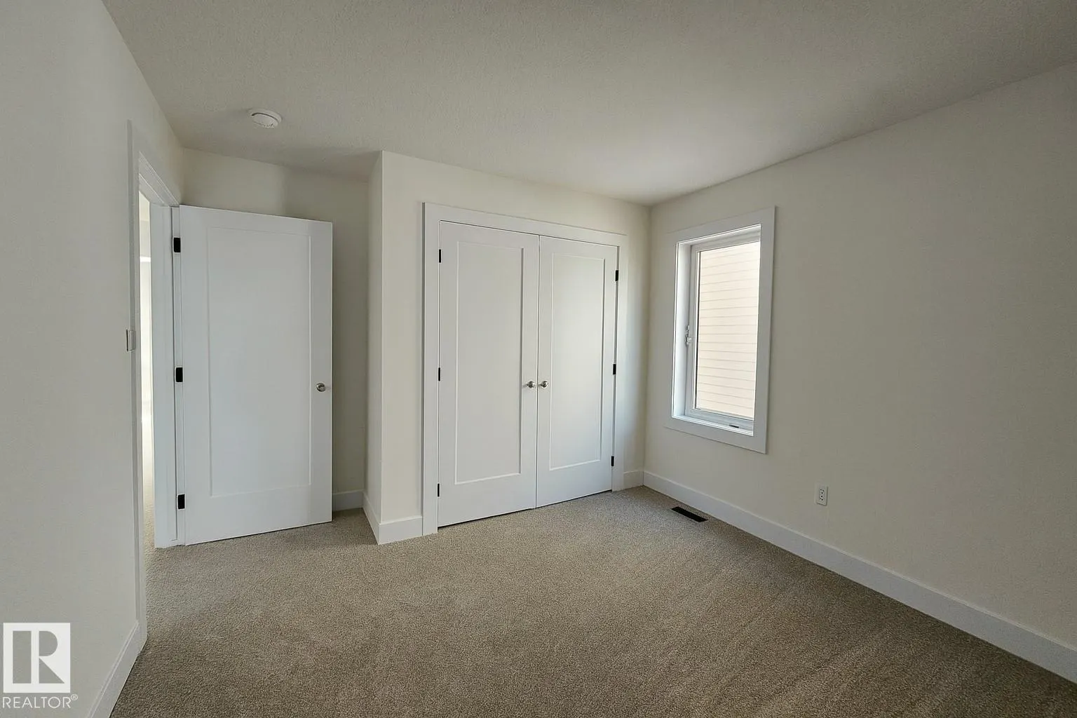 5306 104A ST NW