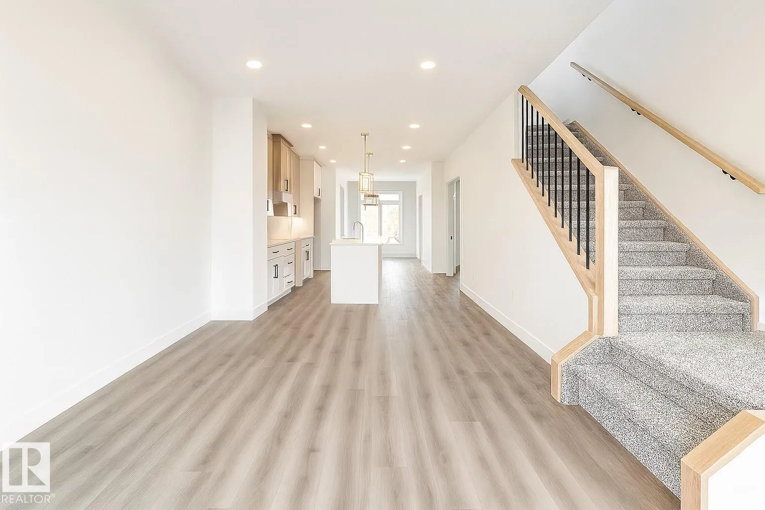 5306 104A ST NW