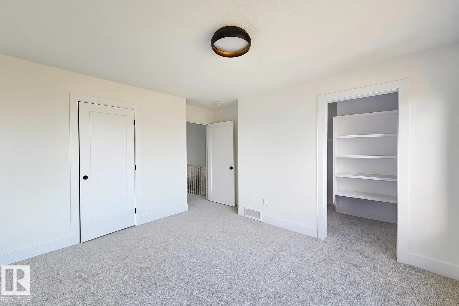 5306 104A ST NW
