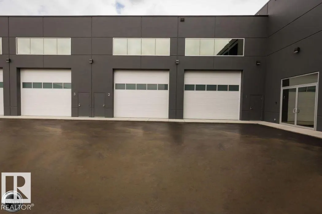 13005 93 AV SW