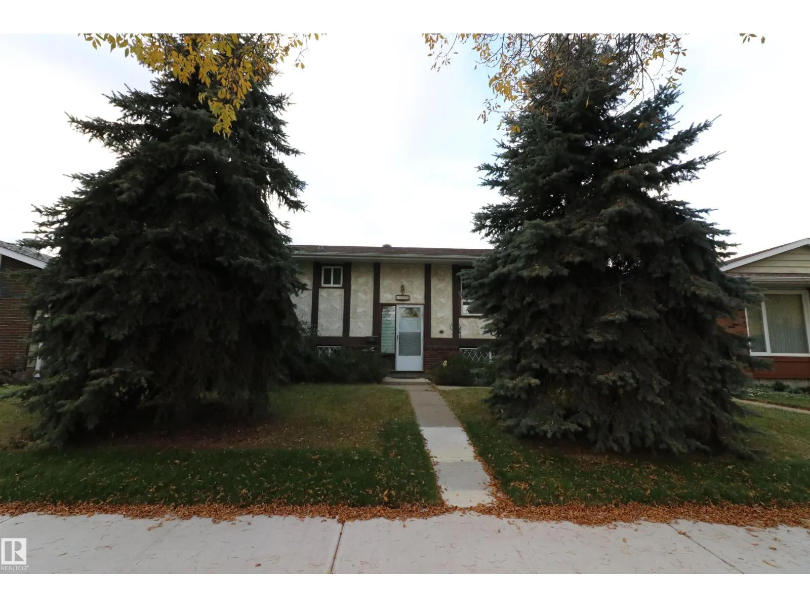 10820 172 AV NW