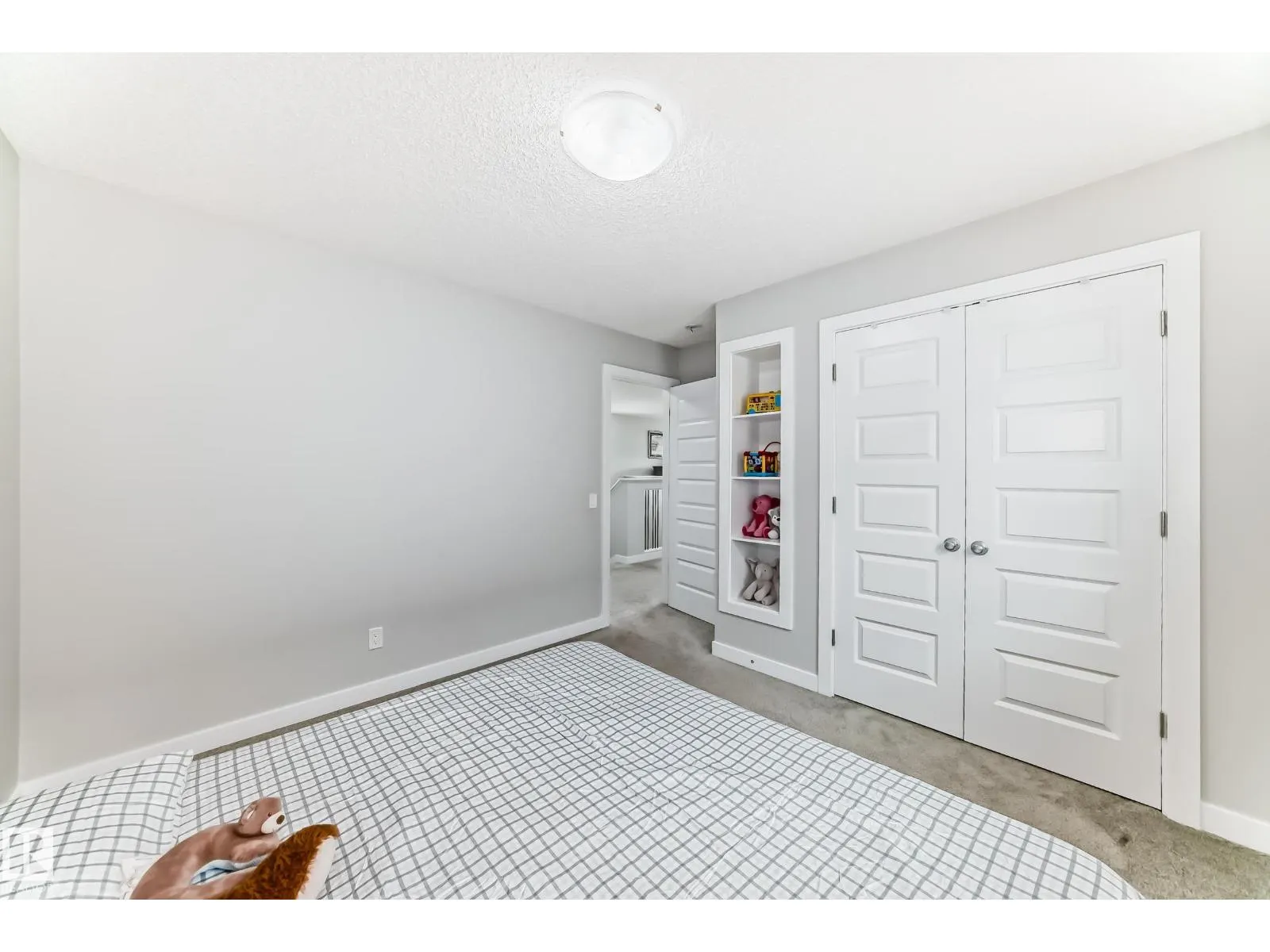 1452 30 ST NW
