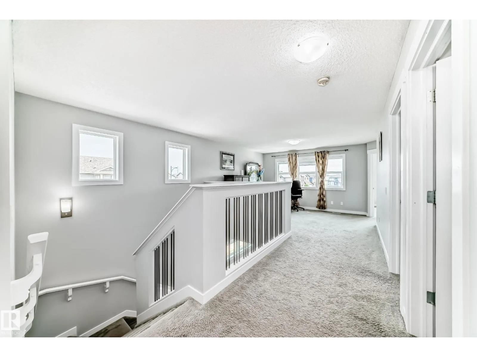 1452 30 ST NW