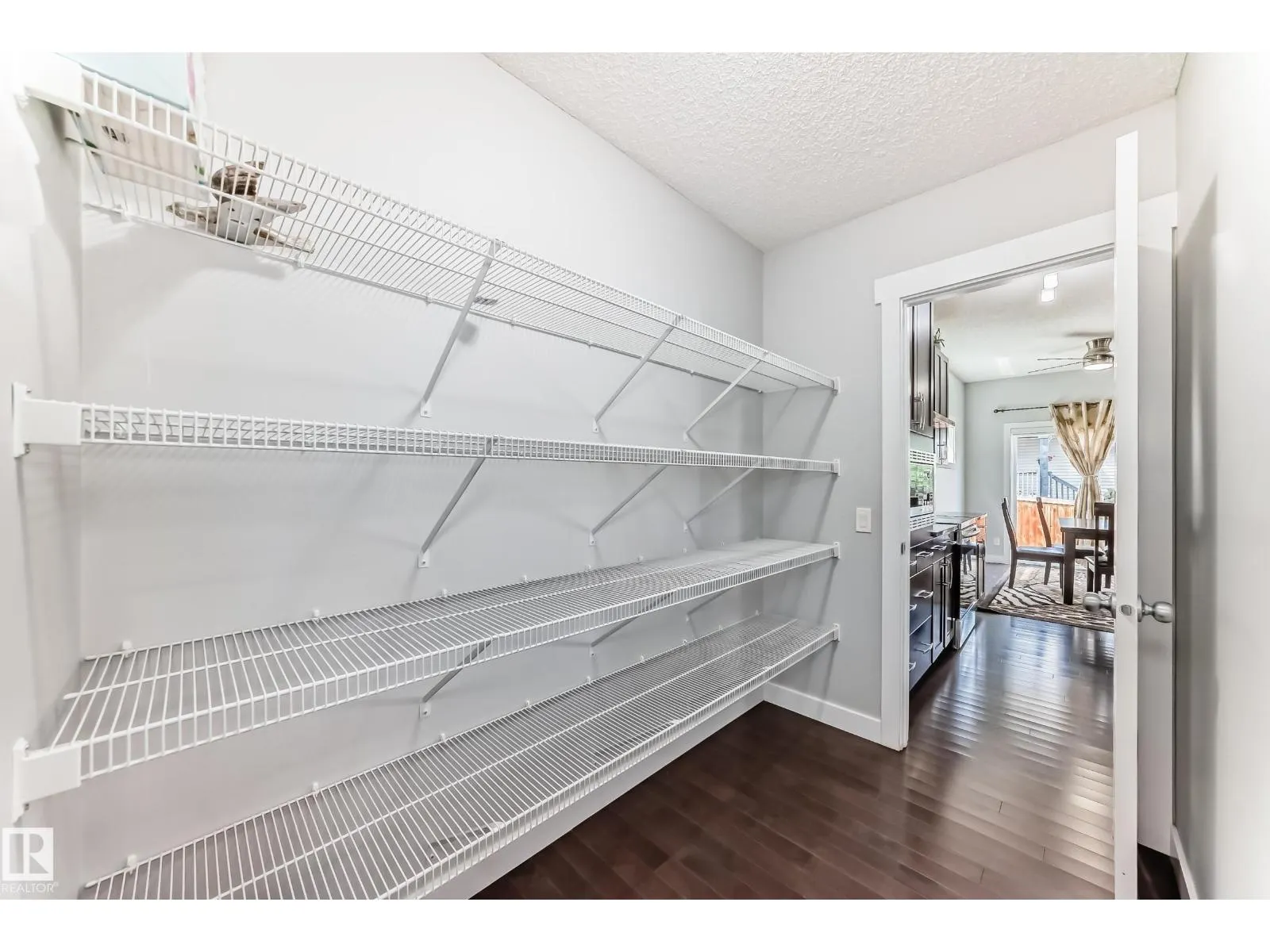 1452 30 ST NW
