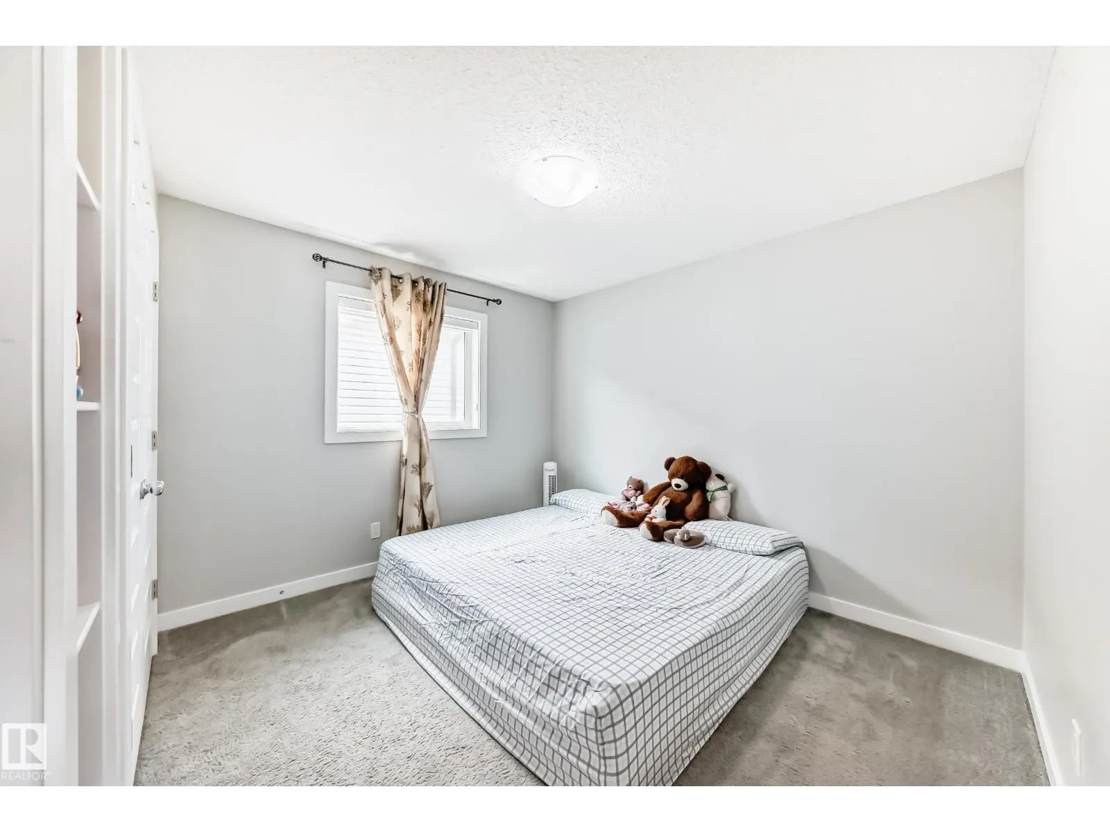 1452 30 ST NW