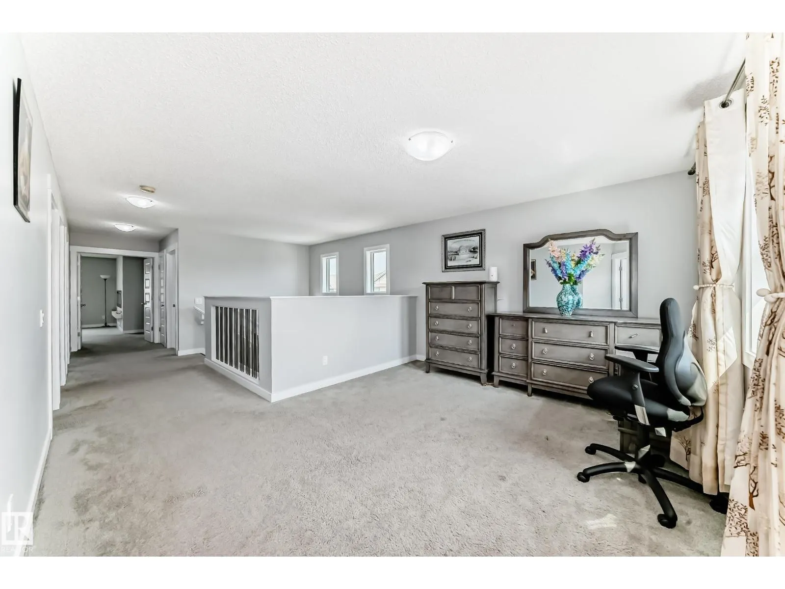 1452 30 ST NW