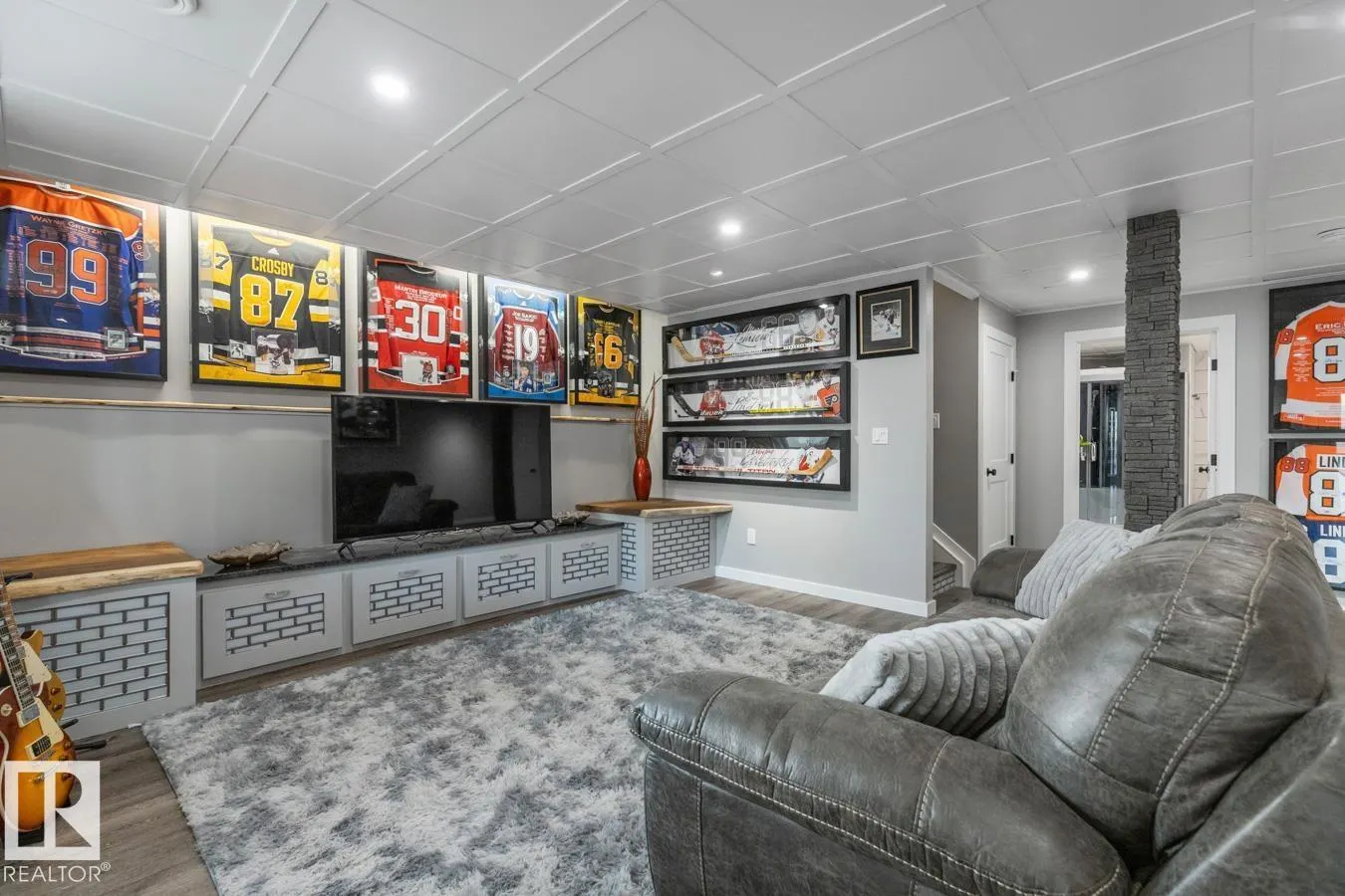 612 SUNCREST WY