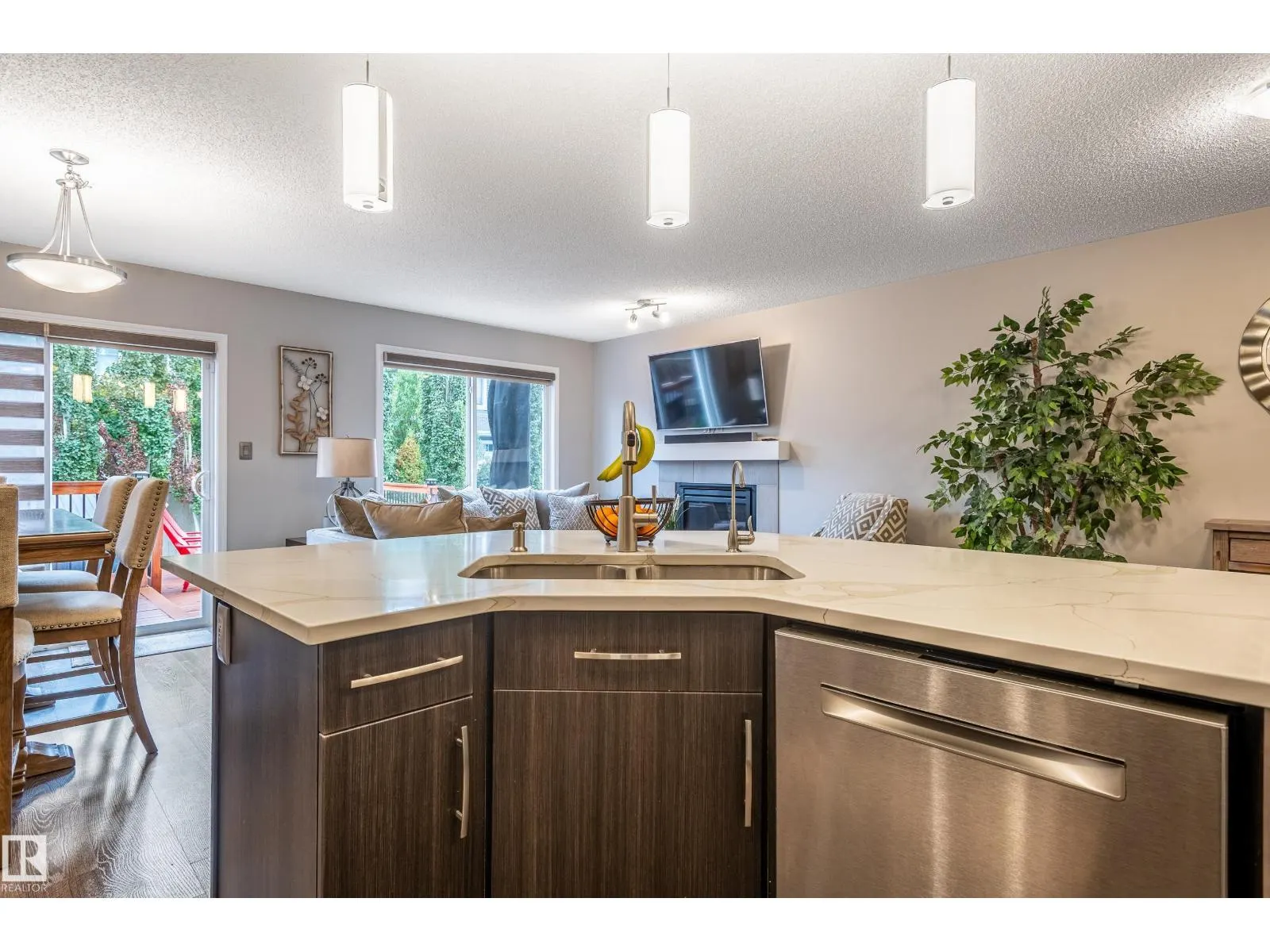 1737 Chapman WY SW
