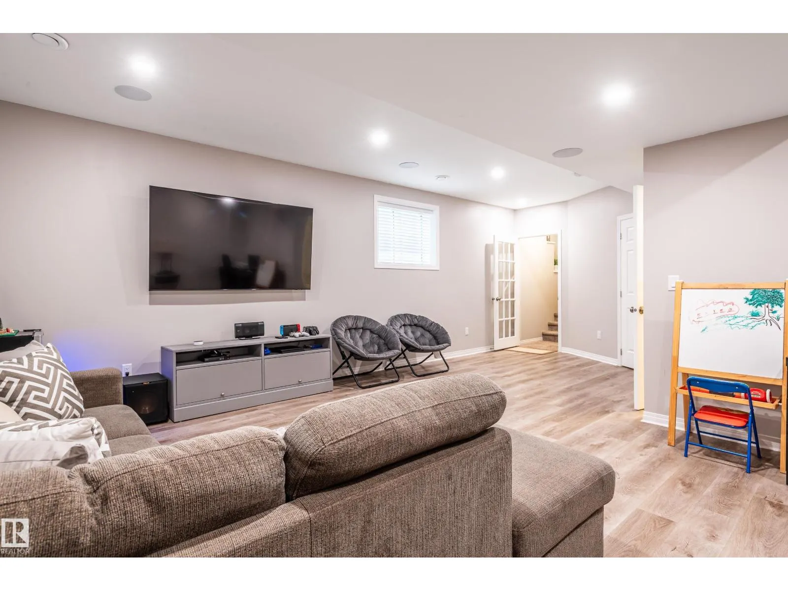 1737 Chapman WY SW