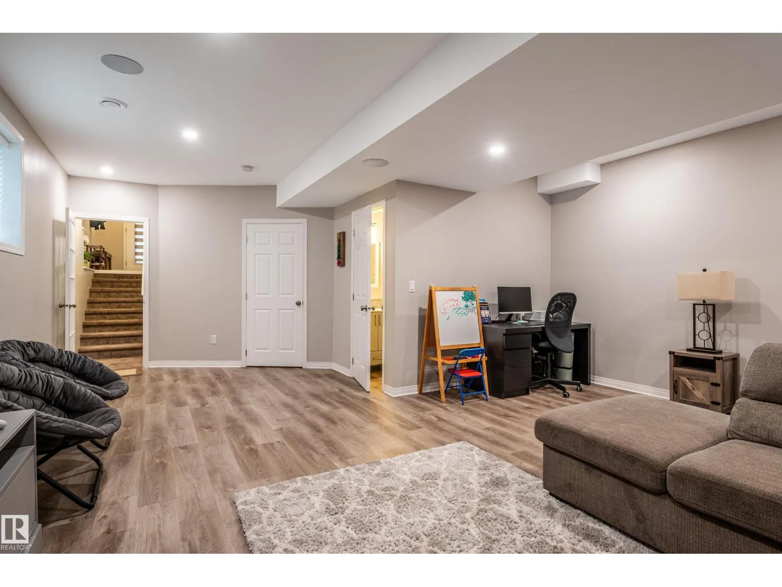 1737 Chapman WY SW