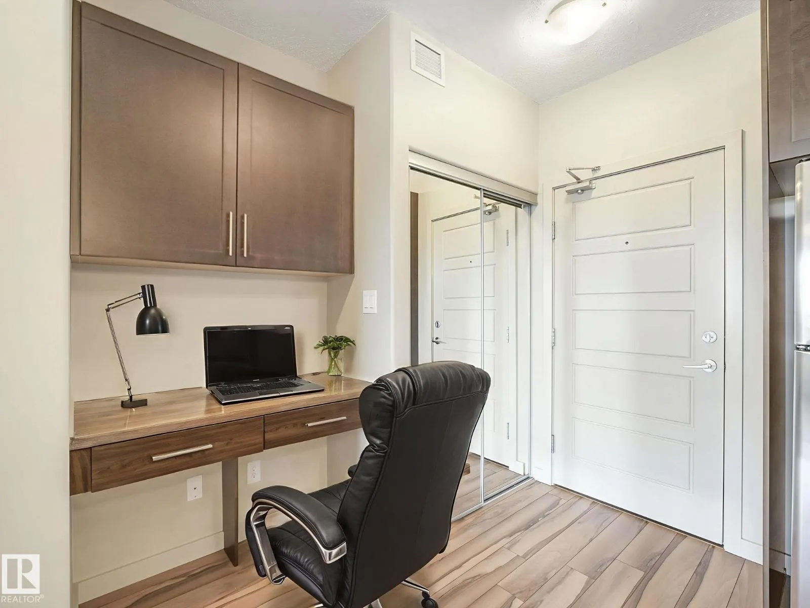 #317 1144 ADAMSON DR SW
