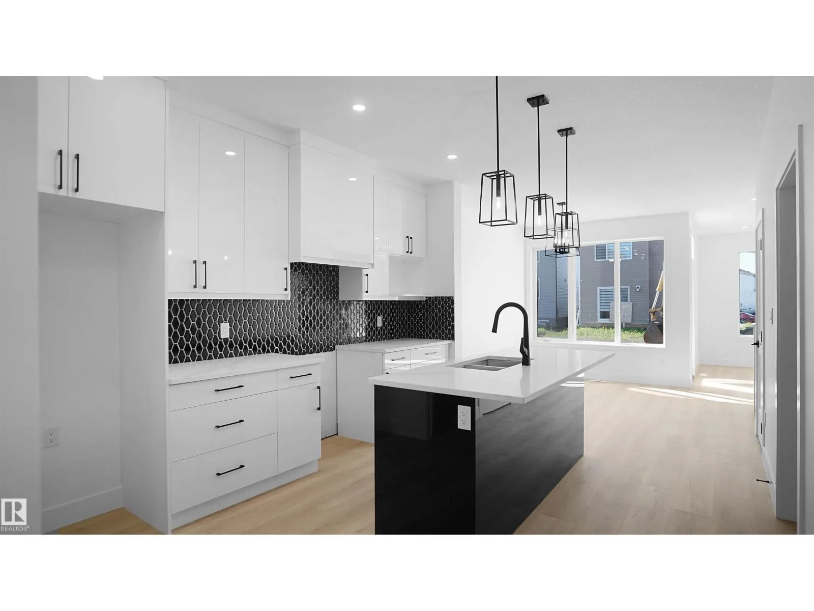 711 31 AV NW