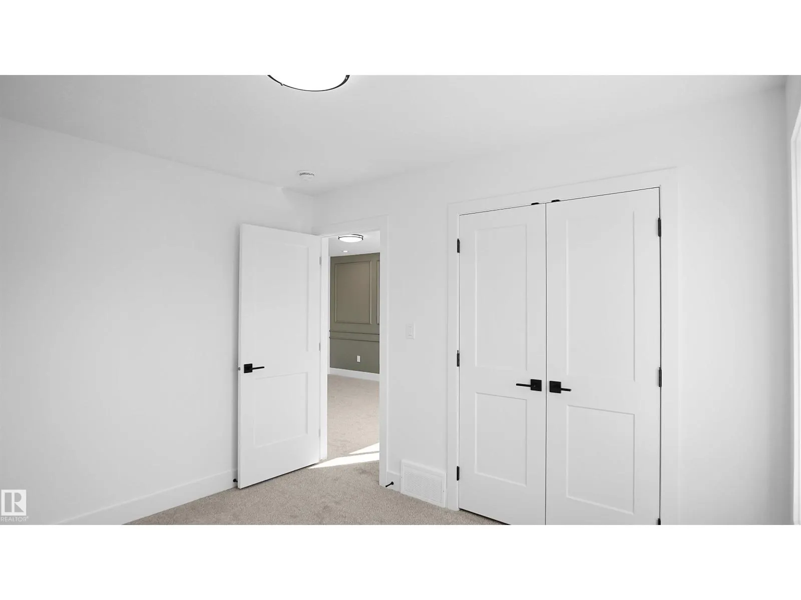 711 31 AV NW