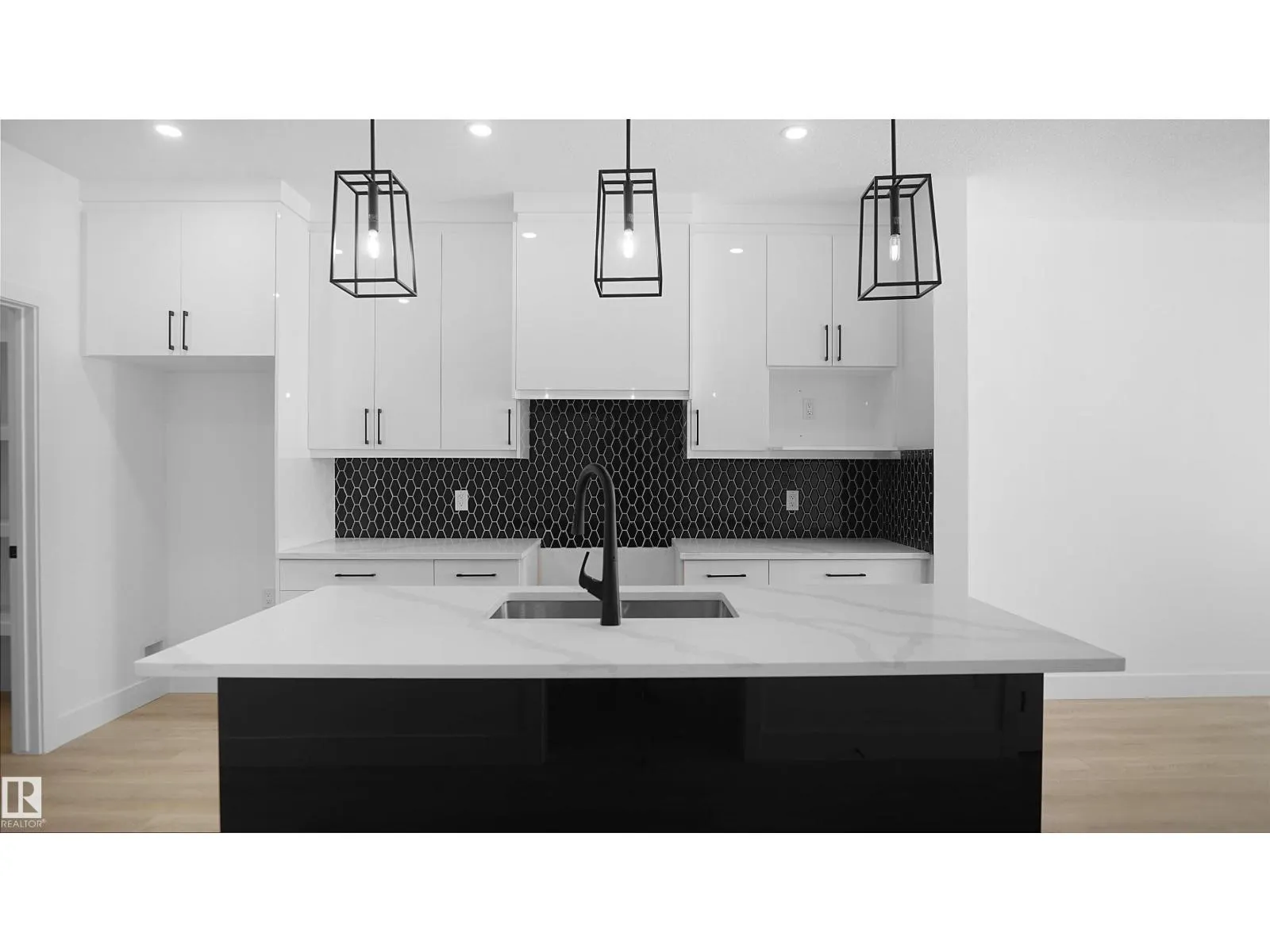 711 31 AV NW