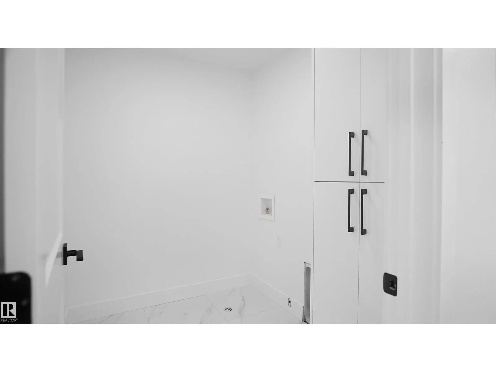 711 31 AV NW
