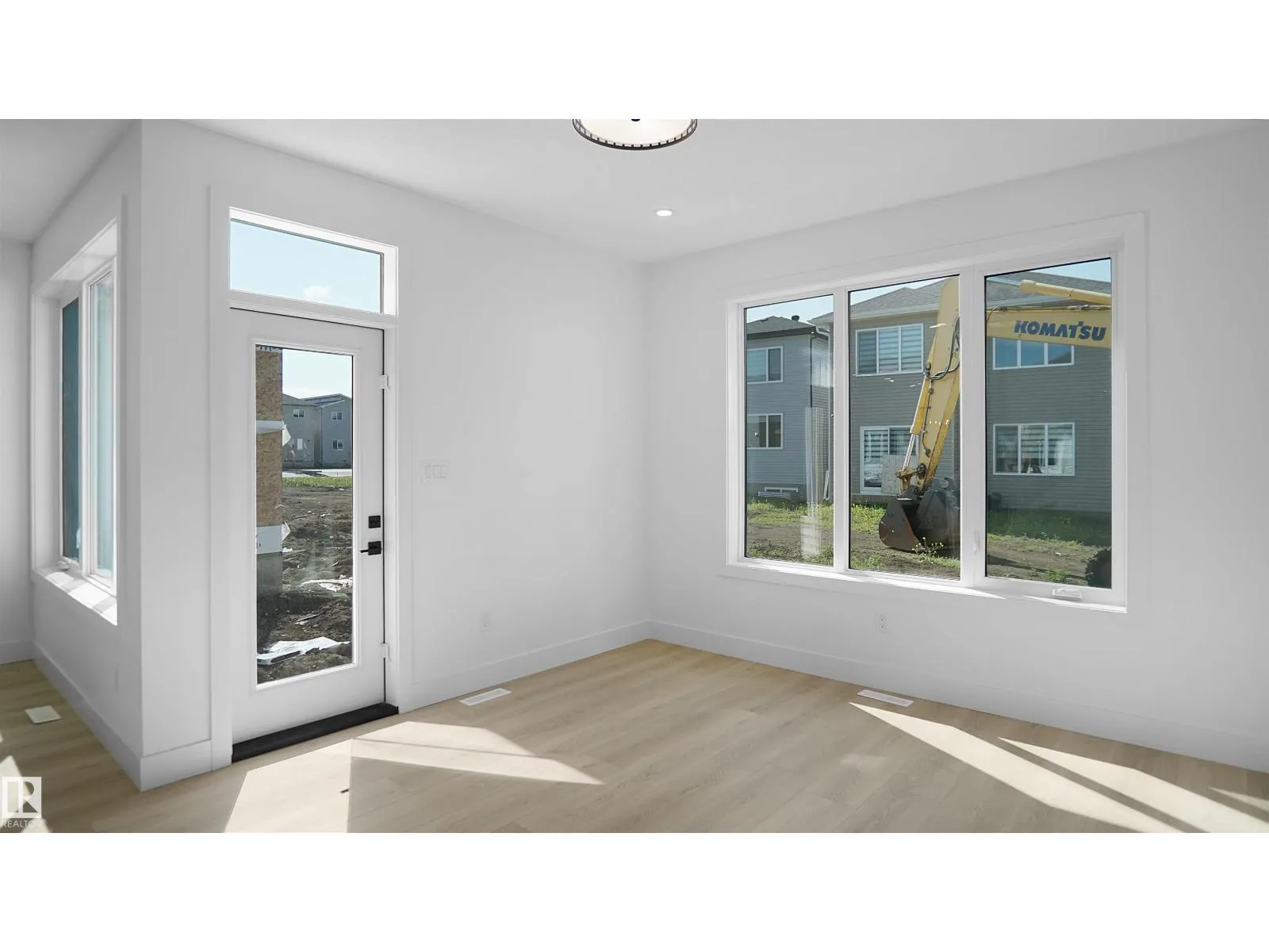 711 31 AV NW