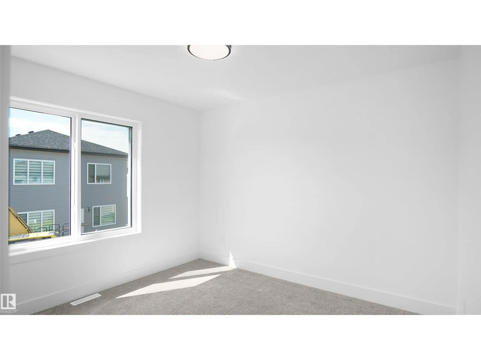 711 31 AV NW