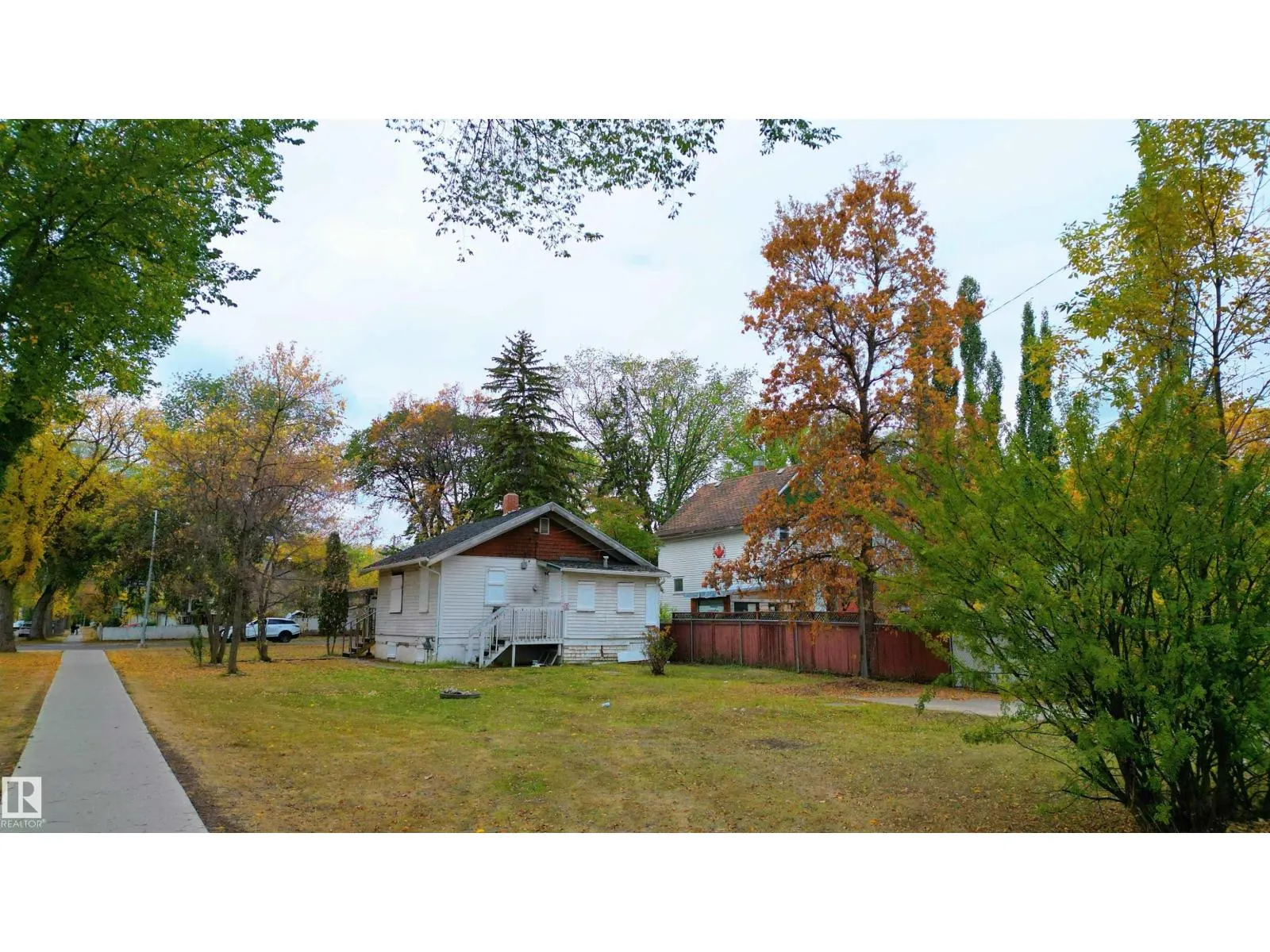 12001 88 ST NW