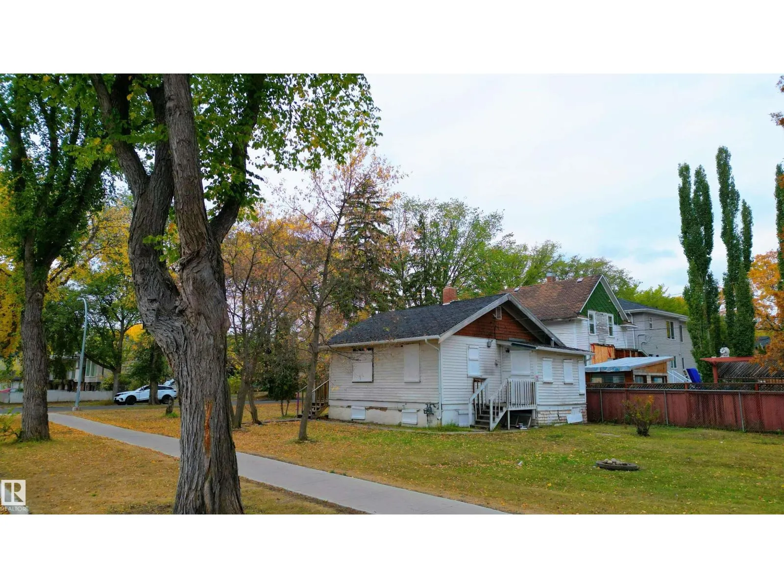 12001 88 ST NW