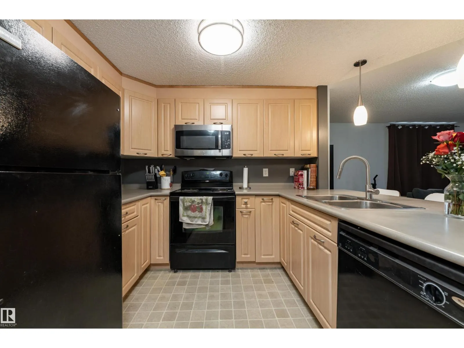 #101 6220 134 AV NW
