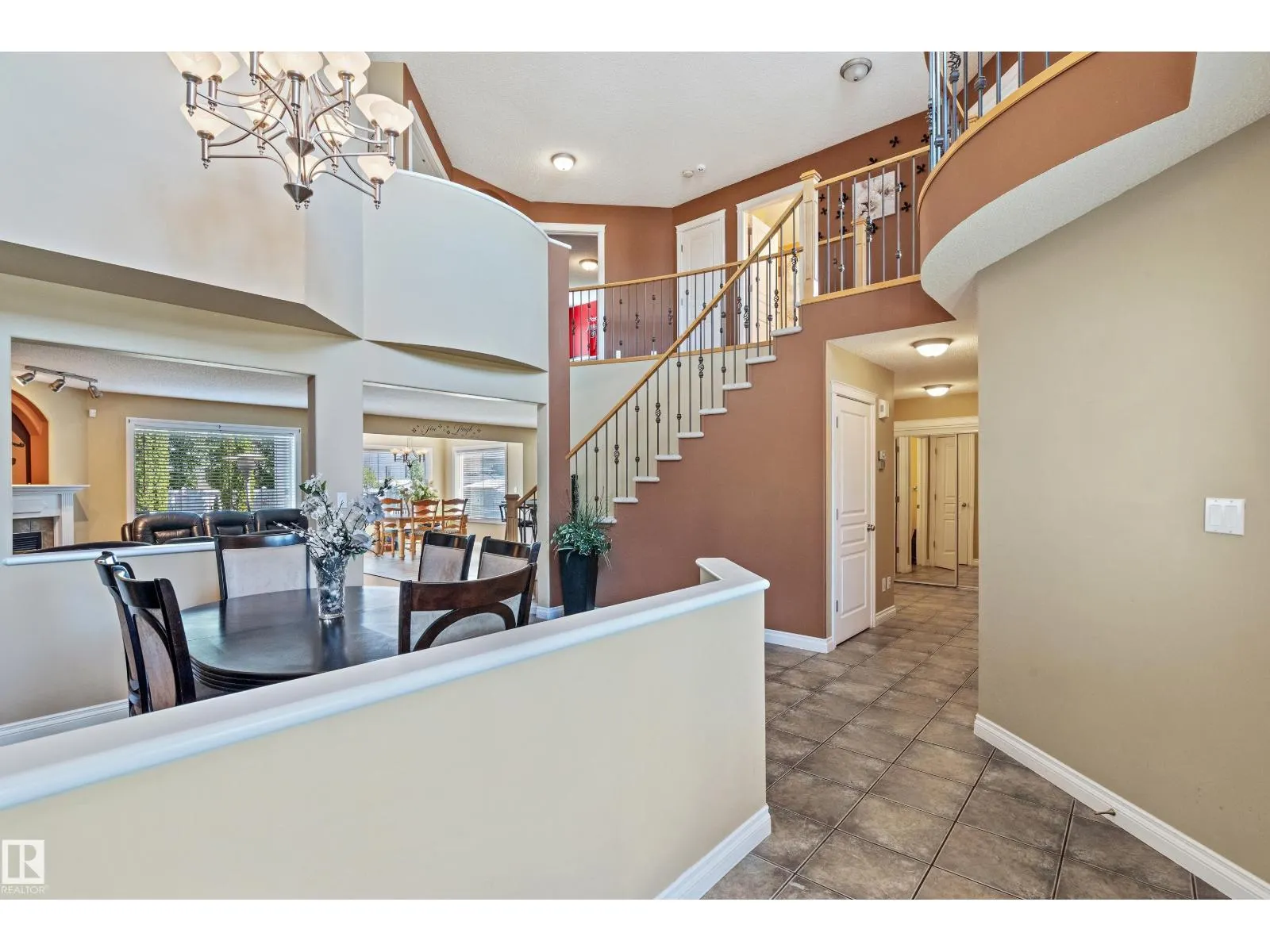 356 CALDERON CR NW