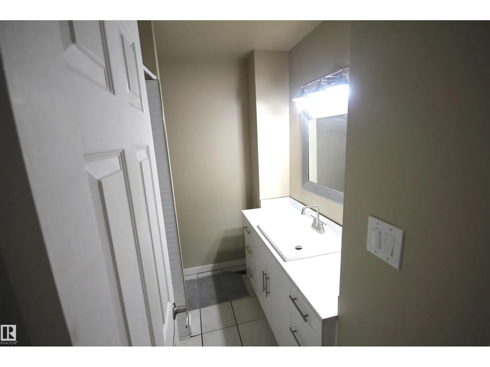 12907 & 12909 123 ST NW