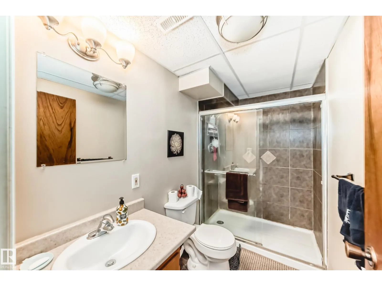 5093 45 ST
