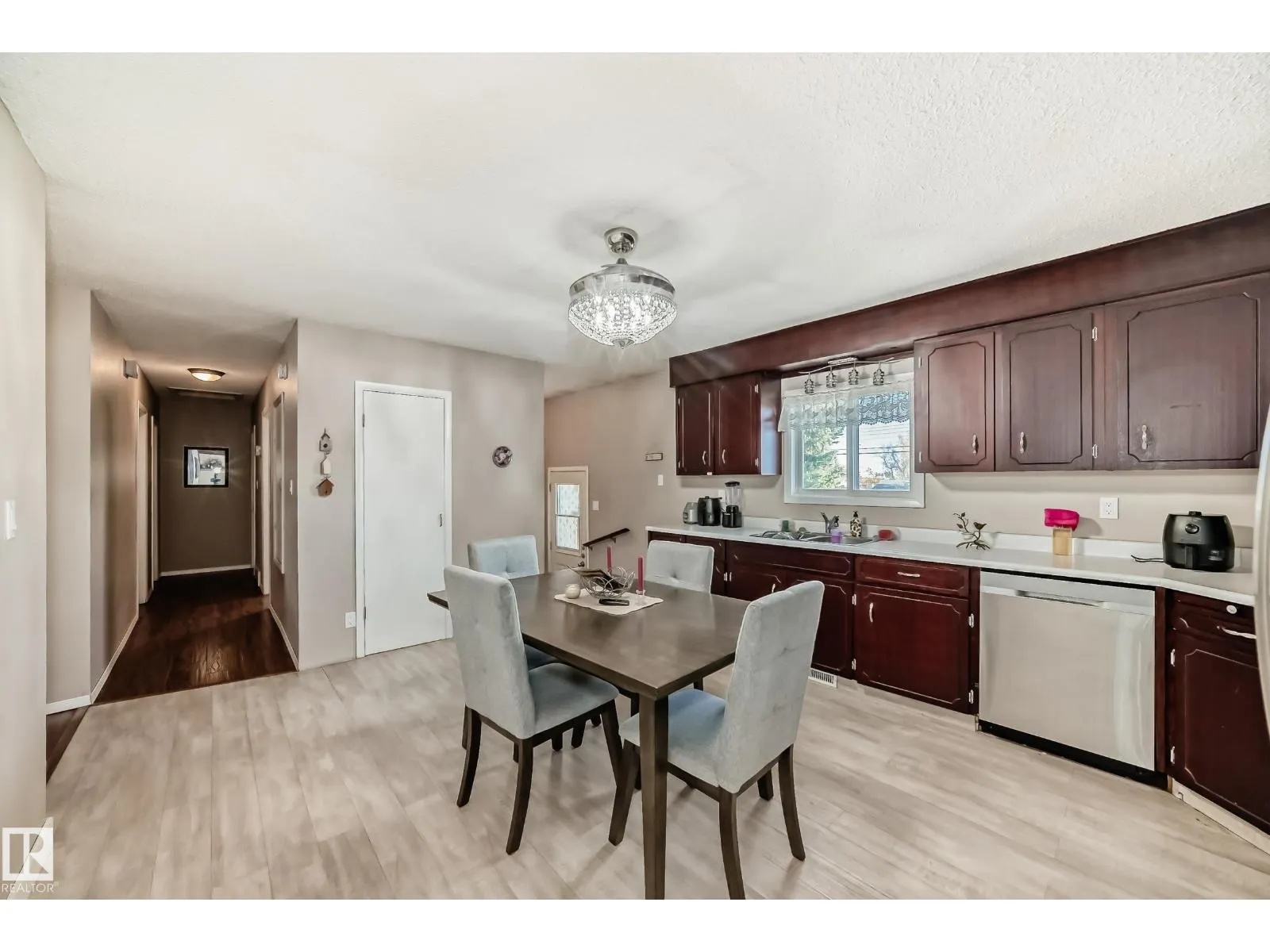 5093 45 ST