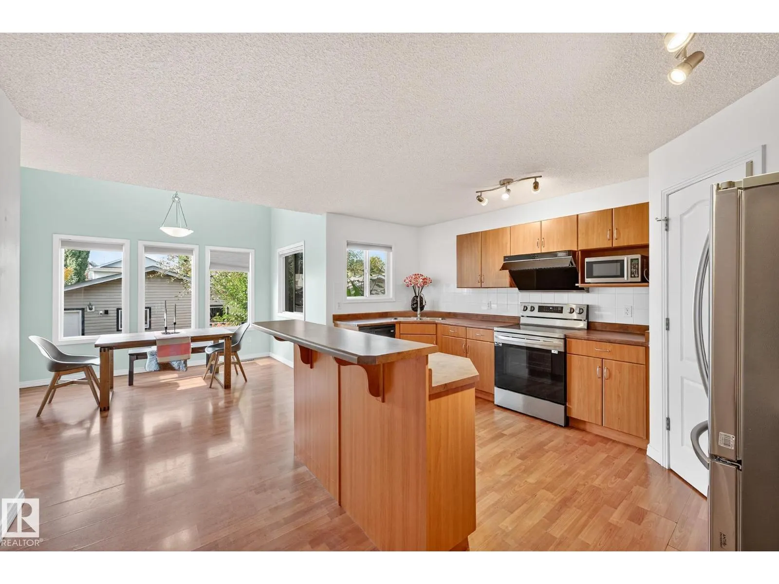 2626 TAYLOR GREEN NW