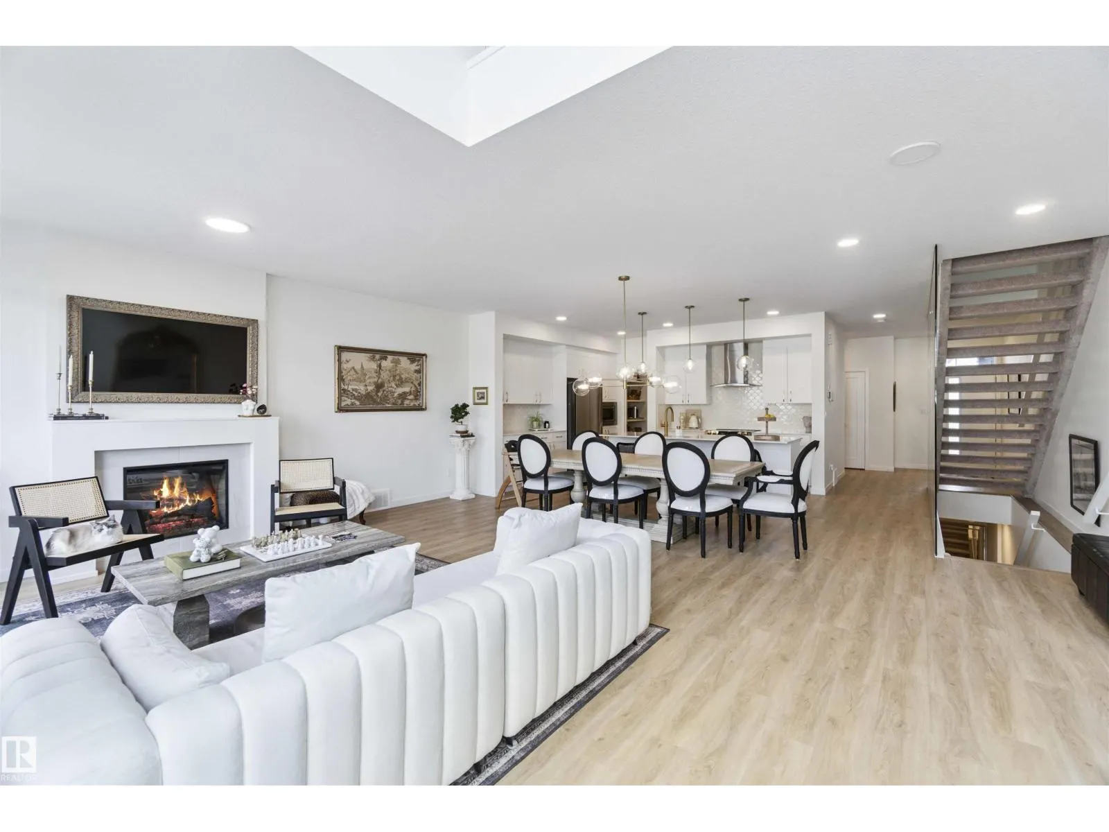 3233 KULAY WY SW