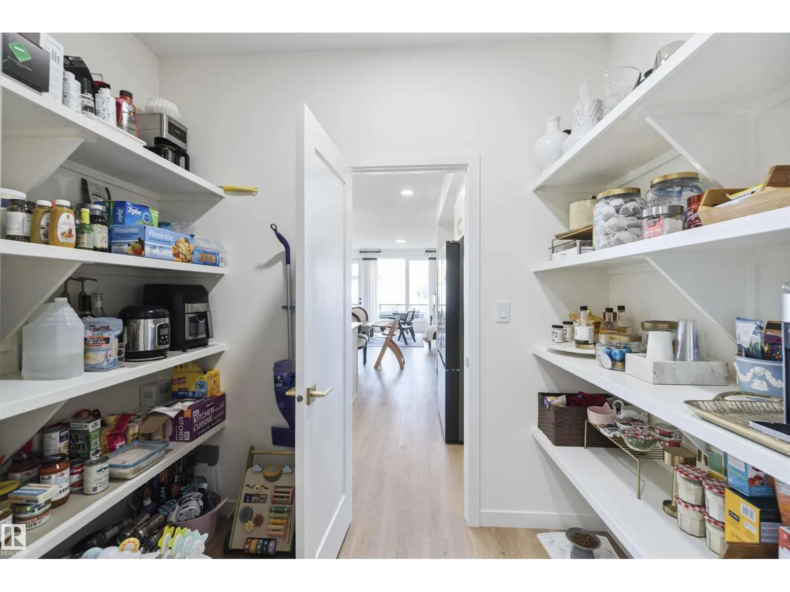 3233 KULAY WY SW