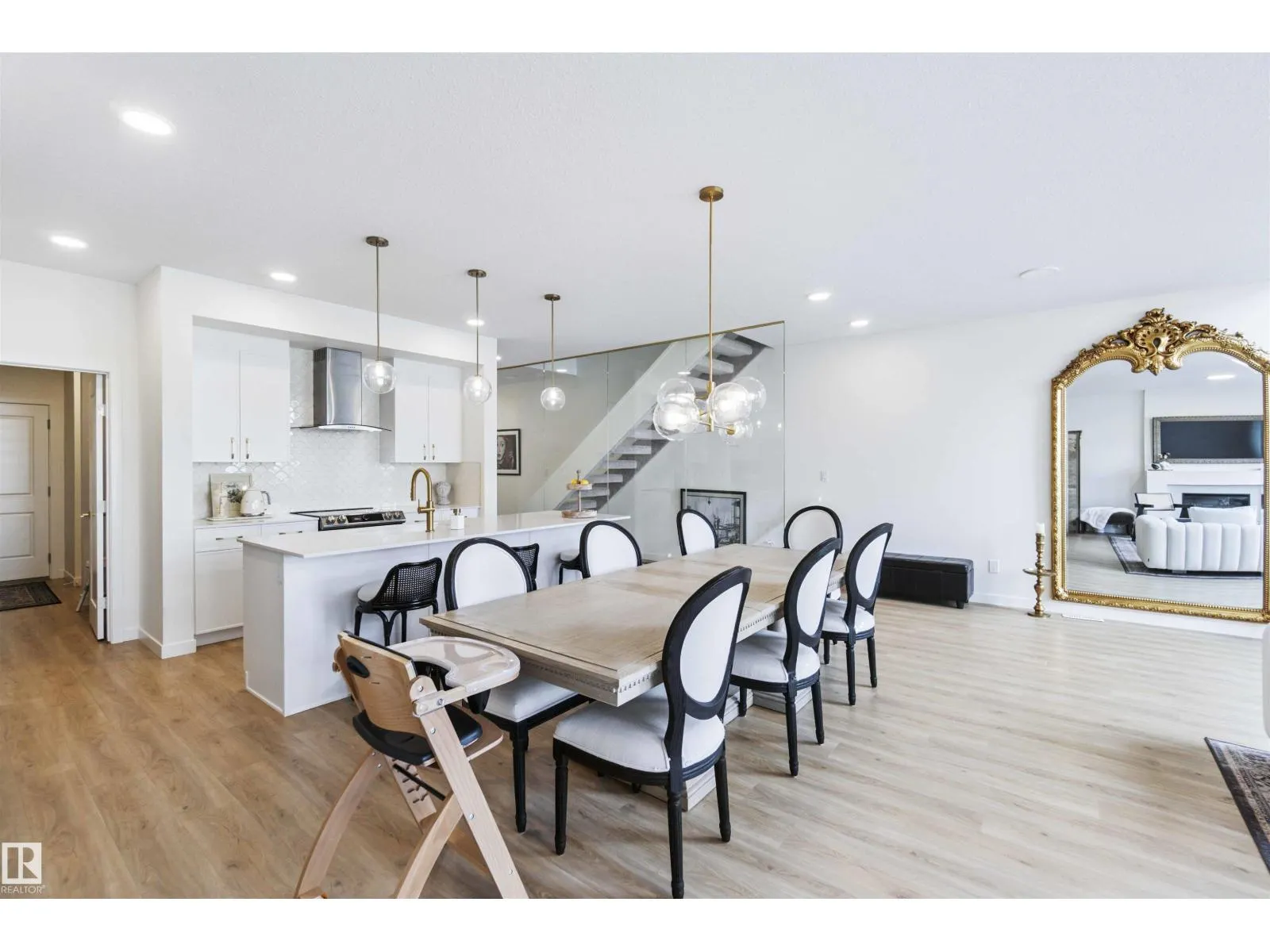 3233 KULAY WY SW