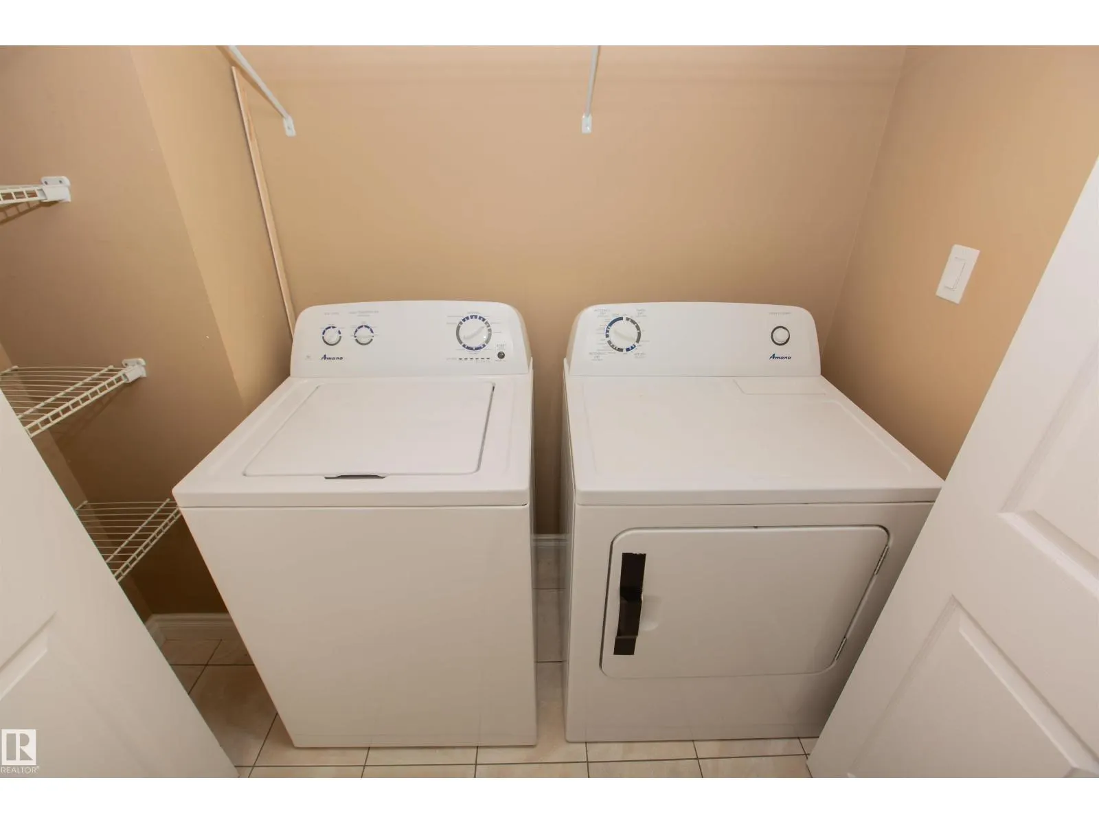 11213 125 ST NW