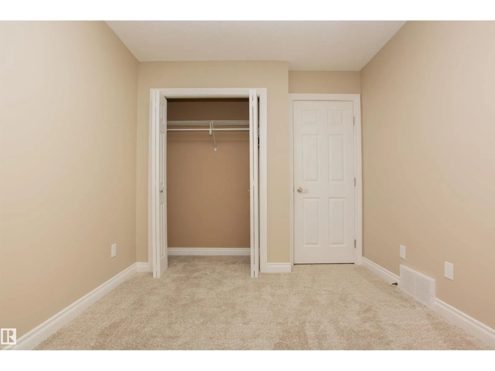 11213 125 ST NW