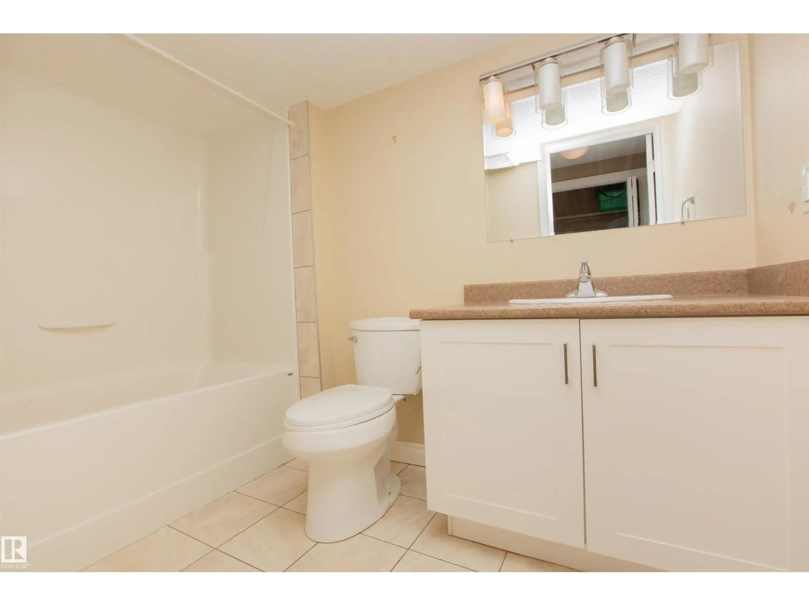 11213 125 ST NW