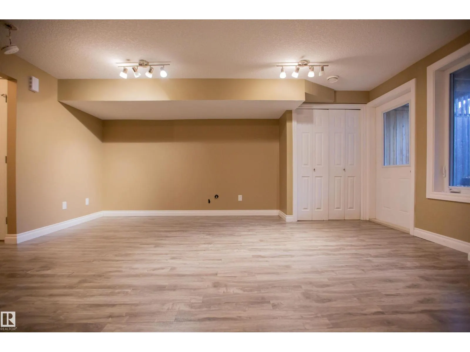 11213 125 ST NW