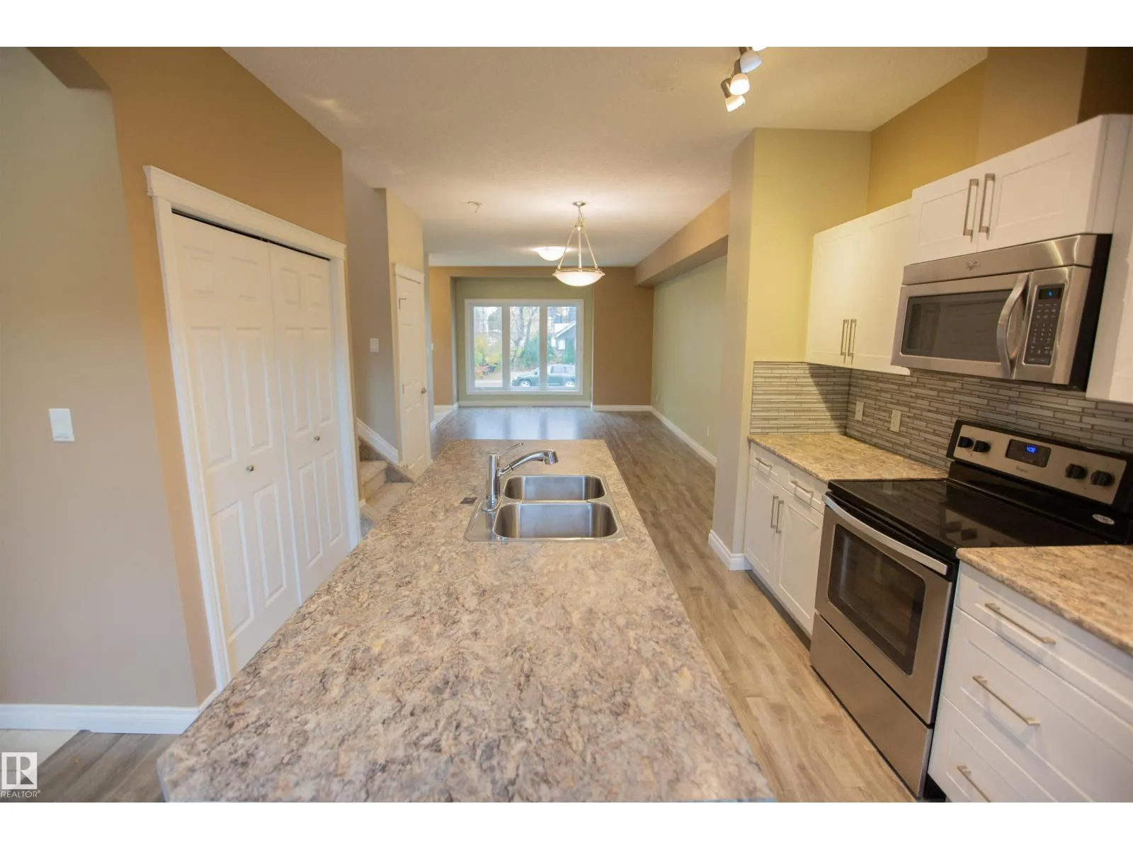 11213 125 ST NW