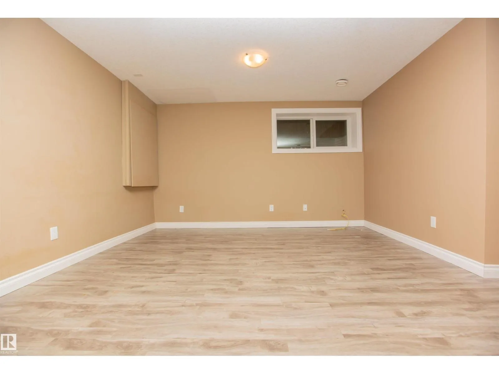 11213 125 ST NW
