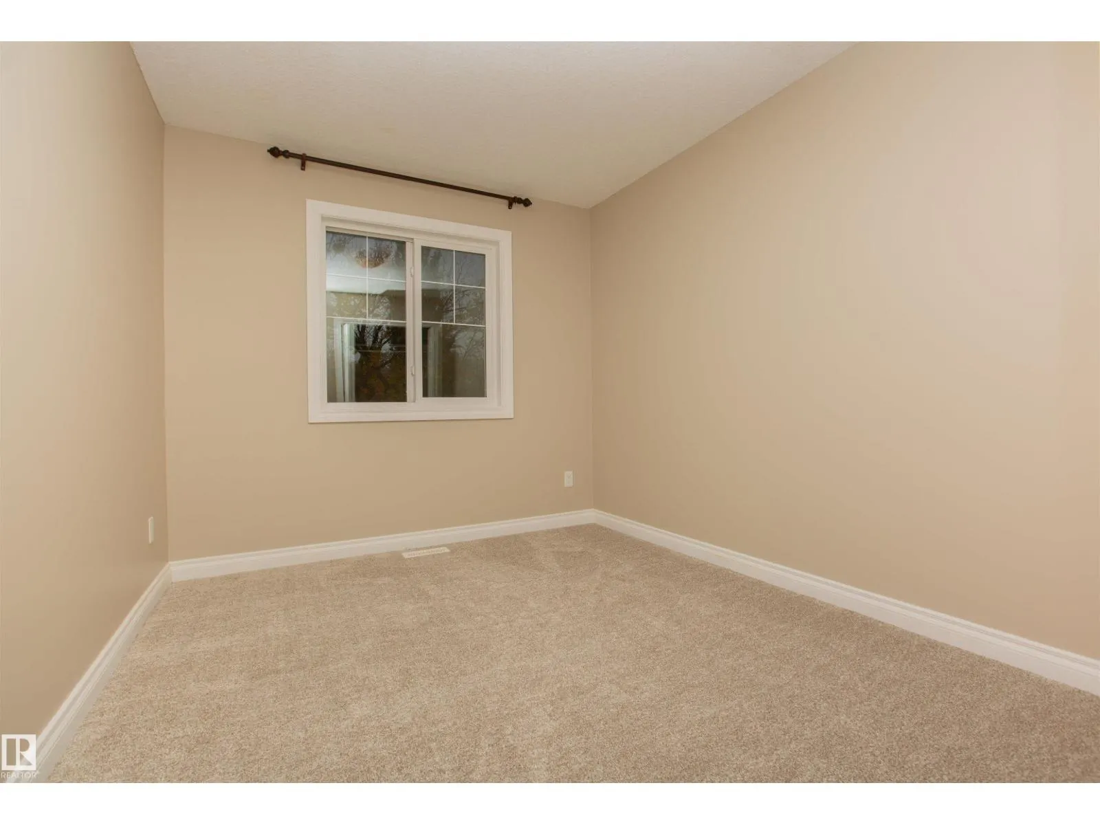 11213 125 ST NW