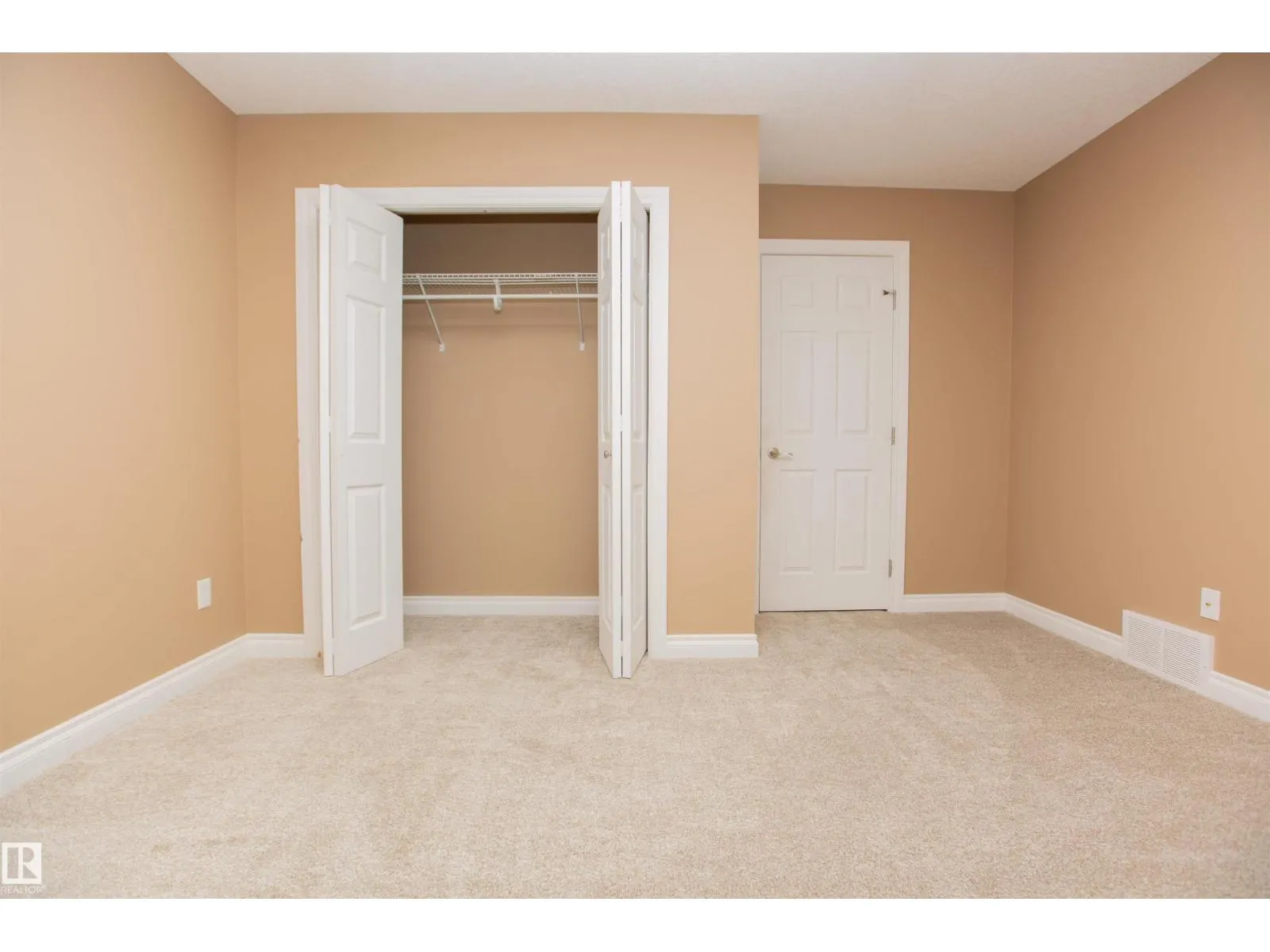 11213 125 ST NW