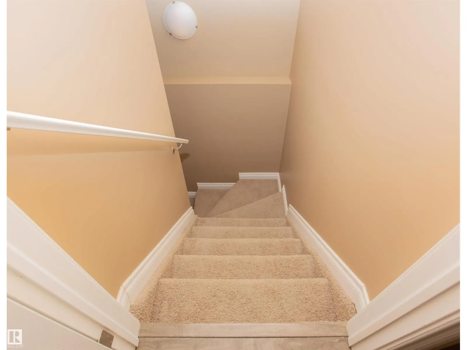 11213 125 ST NW