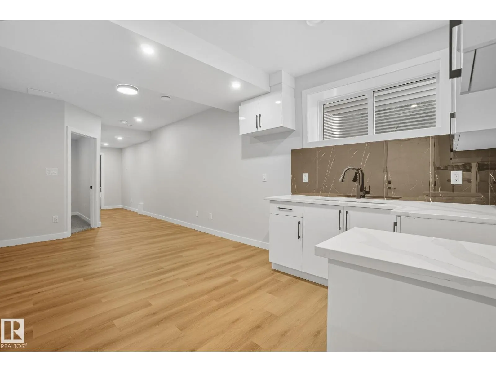 9009 153 ST NW